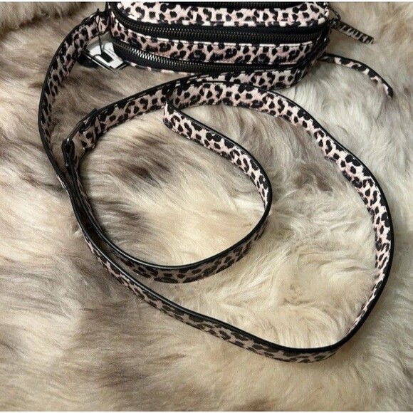 NWT Ed Hardy Heart & Rose Crossbody Bag - Cheetah Print - Picture 8 of 9